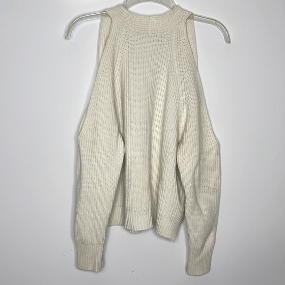 Michelle Mason Cold Shoulder Ribbed Knit Cream Sweater Size Med - Picture 5 of 7